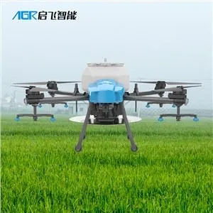 Drone ruiskuttaa viljelykasveja